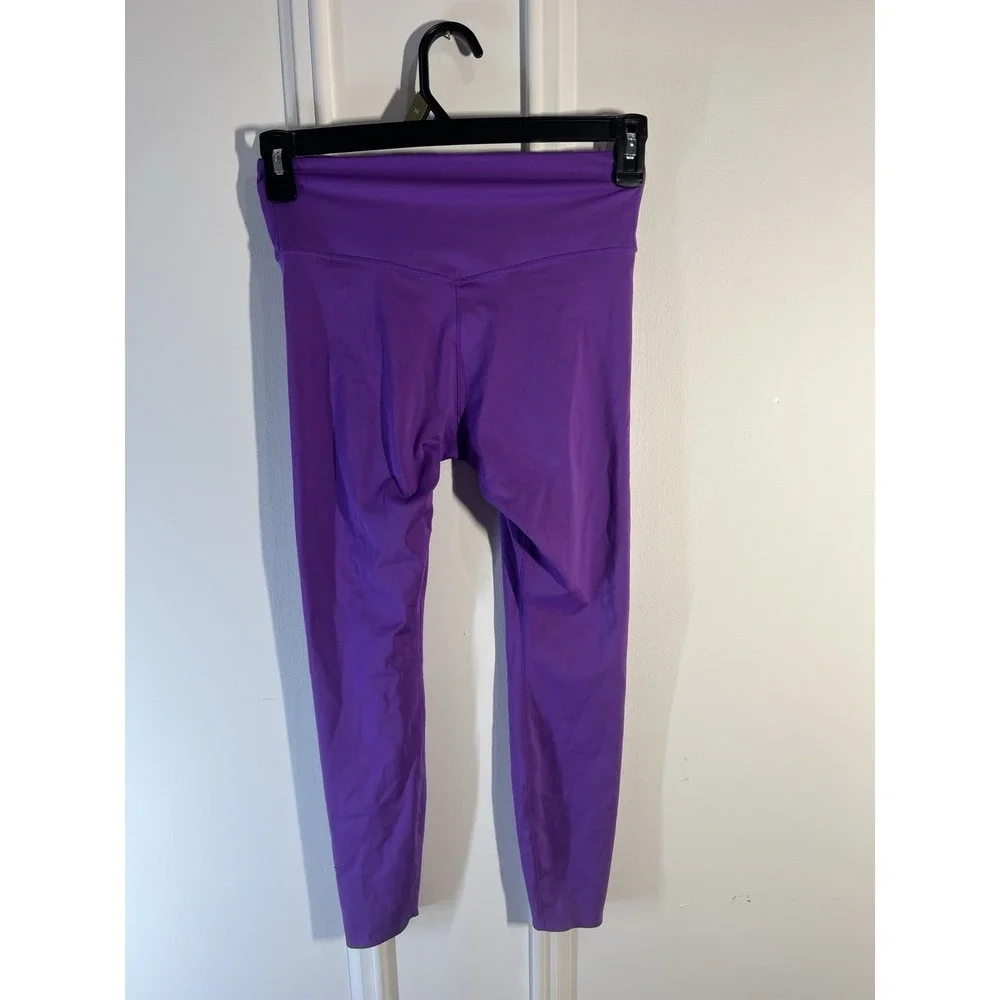 Nike One Luxe Leggings Womens Medium Purple Wild Berry BQ9994-528 Dri-FIT 7/8